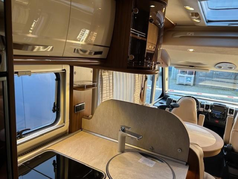 Hymer B584 B588 - automatic - low mileage photo: 8