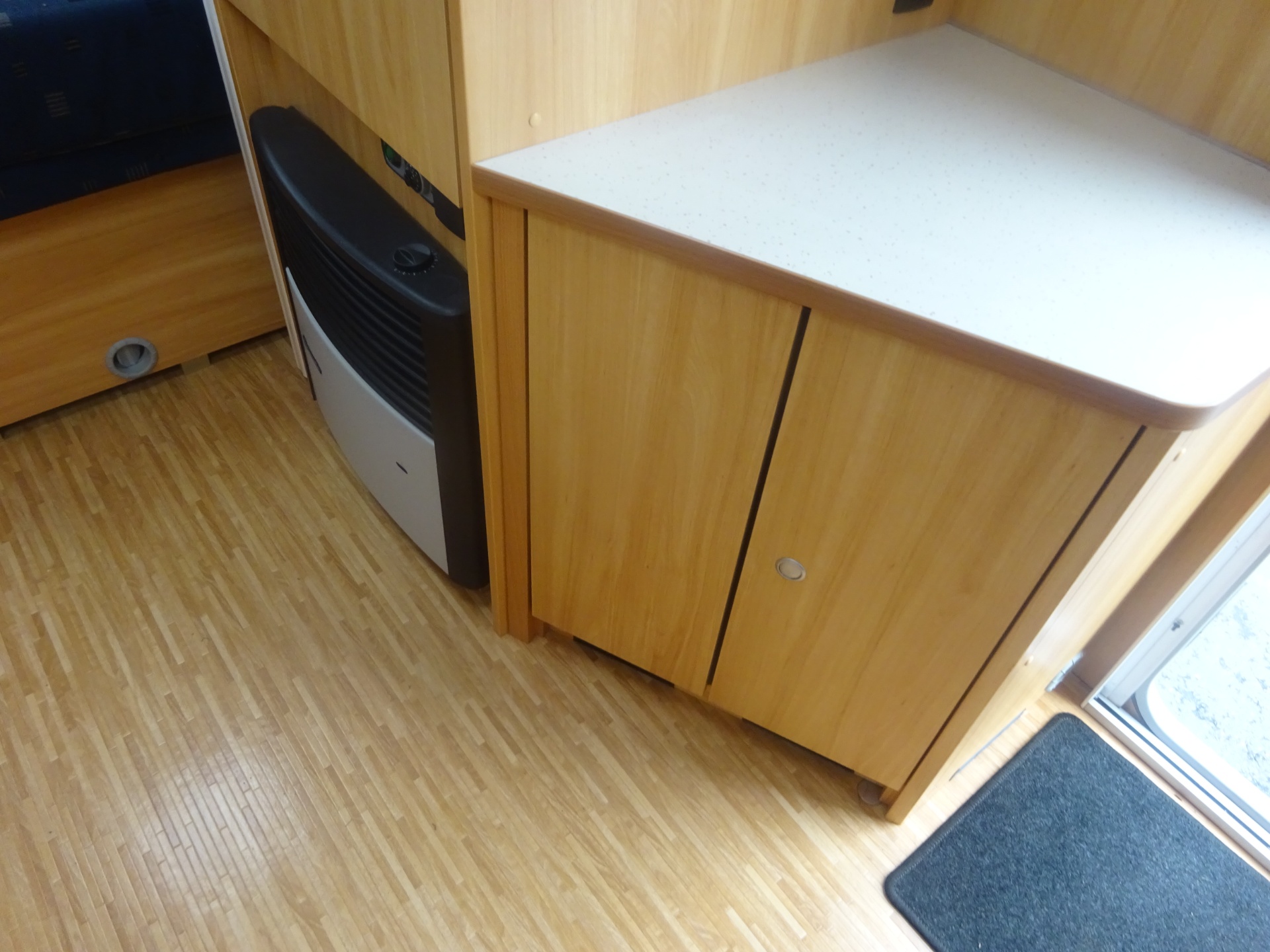 Dethleffs Camper 440DB Met Mover foto: 16