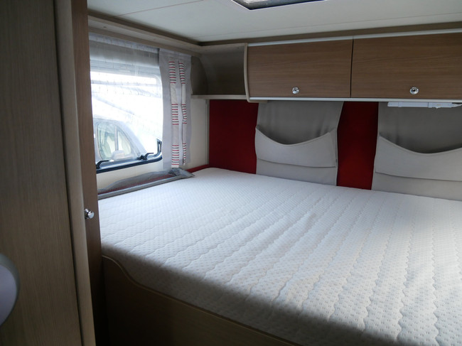Bürstner Ixeo Time 710 IT, Dwarsbed, Hefbed, XL Garage foto: 16
