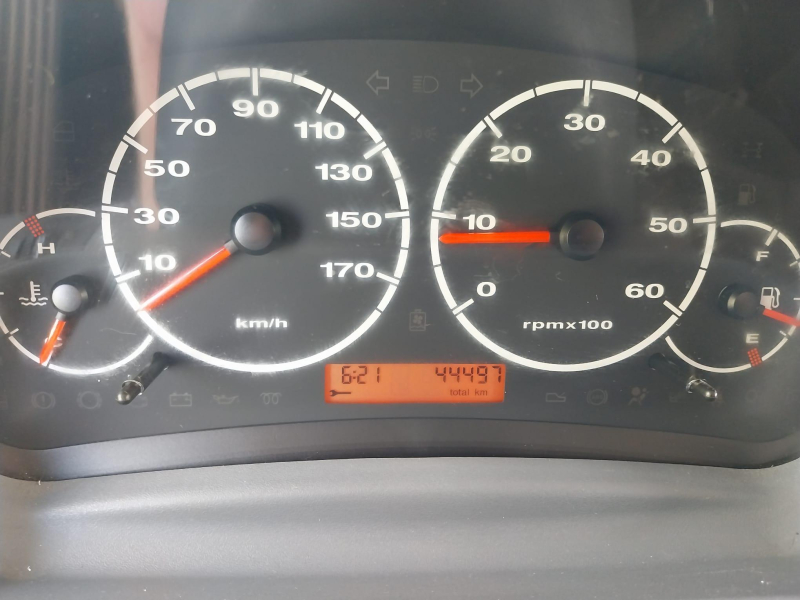 Hymer Eriba met 44497 km en dakairco  foto: 19