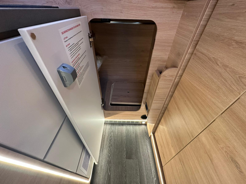 Knaus Tourer CUVision 500 MQ &iexcl;Techo elevable &uacute;nico! foto: 9