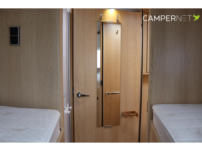 Hymer BMC-T 680 177hp Automatic | Single beds | Drop-down bed | Separate shower | Solar panel | Veloslide | Bearlock | SLC Chassis | Awning photo: 22