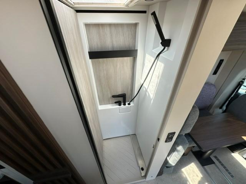 Bürstner Signature SFT 7.0 CAMPER VAN HET JAAR!  foto: 18