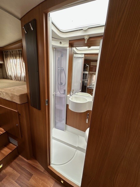 Hymer Mobil B 674 SL, Automaat foto: 8
