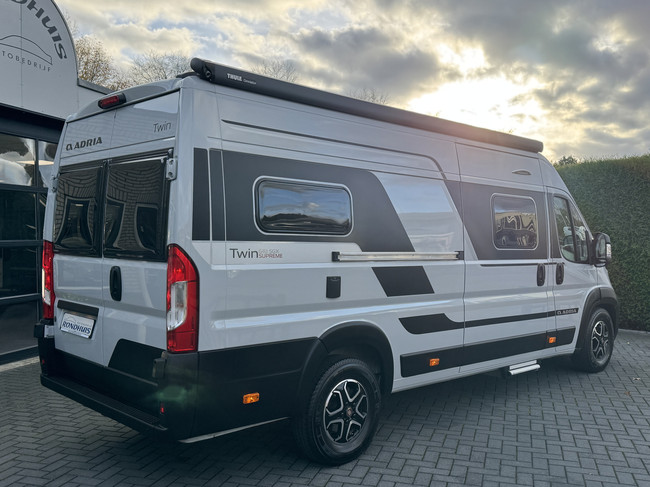 Adria Twin Supreme 640 SGX 160 pk AUTOMAAT 9-Traps Euro6 Fiat Ducato 8 Maxi **Lengtebedden in hoogte verstelbaar/4 zitplaatsen/Luifel/ foto: 5