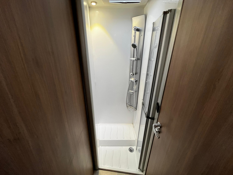 Pilote P 746 GJ Camper, Lengtebedden  foto: 11