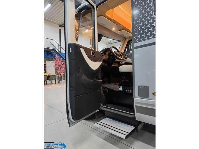 Hymer BMC-I 680 Blackline *170pk Automaat* Levelsysteem*Vol!! foto: 7