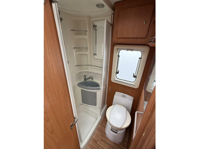 Maesss Sunline T665 nieuwstaat lengtebedden foto: 12