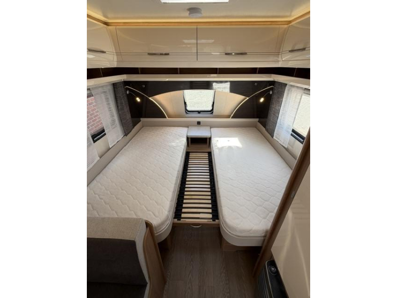 Hobby Excellent 460 SL Incl. Mover and Awning photo: 15