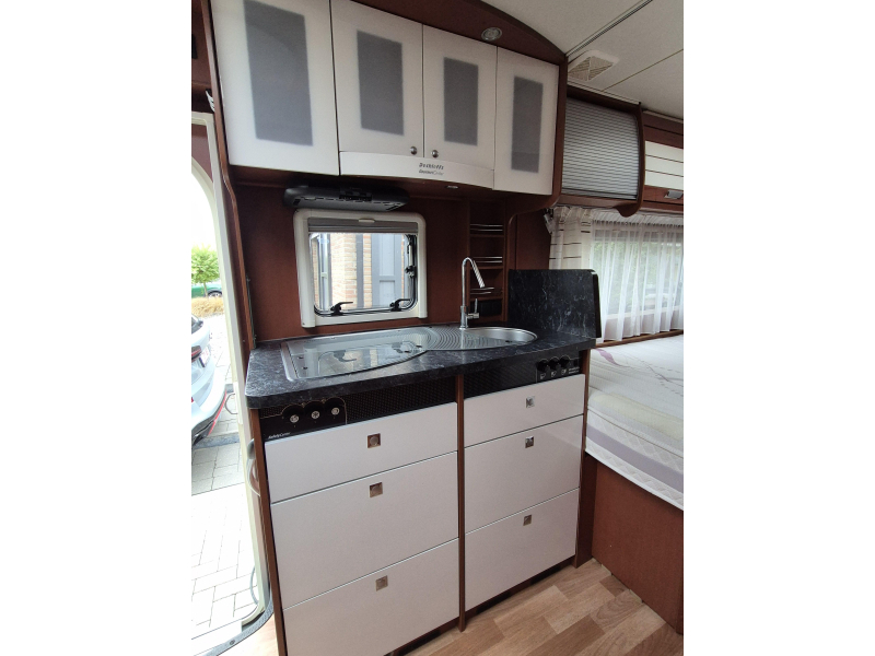 Dethleffs Eighty T 6700 Fransbed EP level TV leer  foto: 12