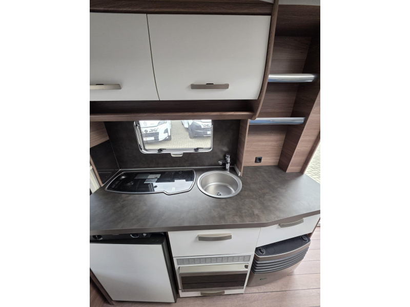 Knaus Sport 420 QD luifel fietsdrager Oven .  foto: 10