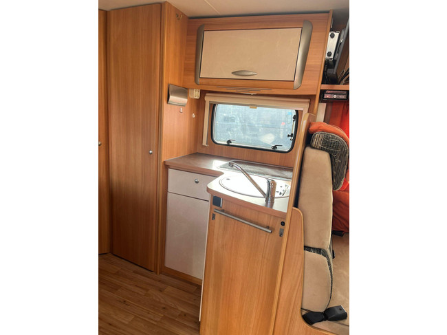 Chausson Flash 08 | Fiat Ducato 130 MultiJet | Markise | Kamera | Fahrradtr&auml;ger | Klimaanlage (Motorbereich) | Carplay | TV | Pilotensitze Foto: 21