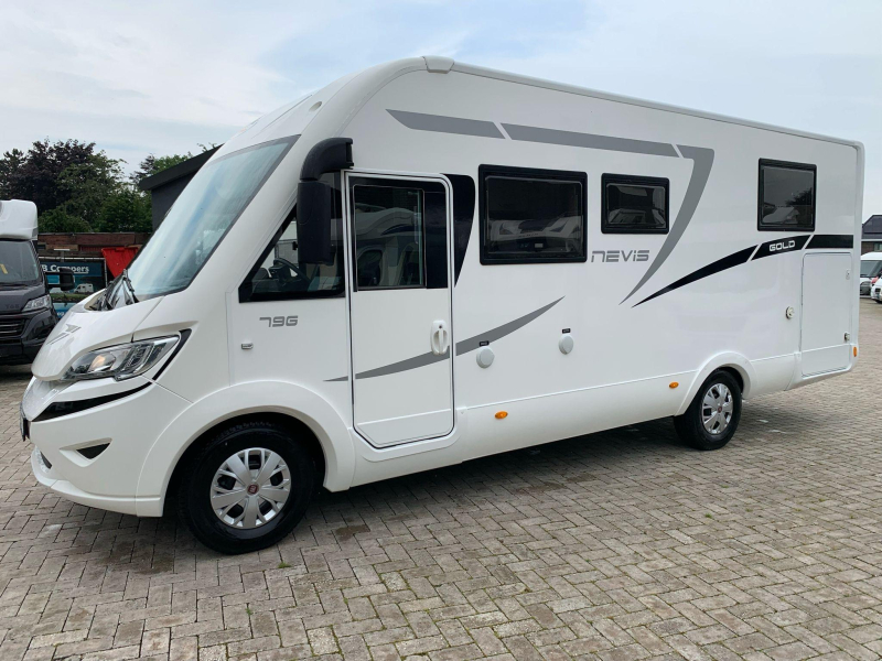 McLouis Nevis 79 G Queensbed Hefbed  foto: 1
