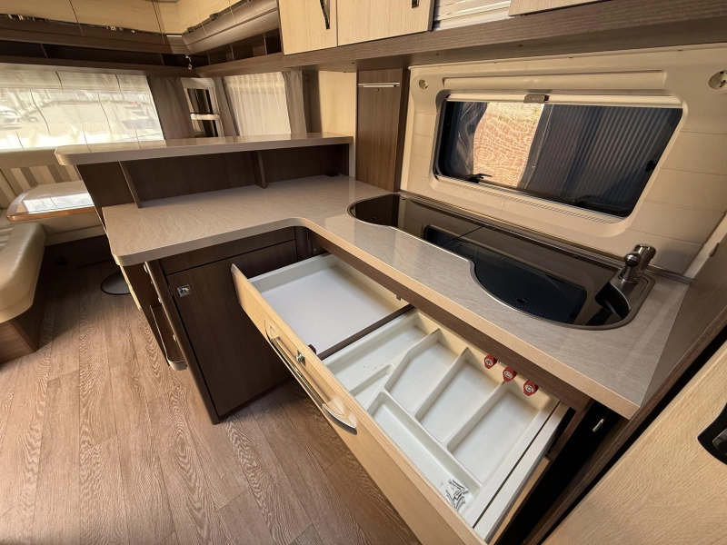 Hobby Prestige 620 CL Top conditie | Compleet  foto: 9