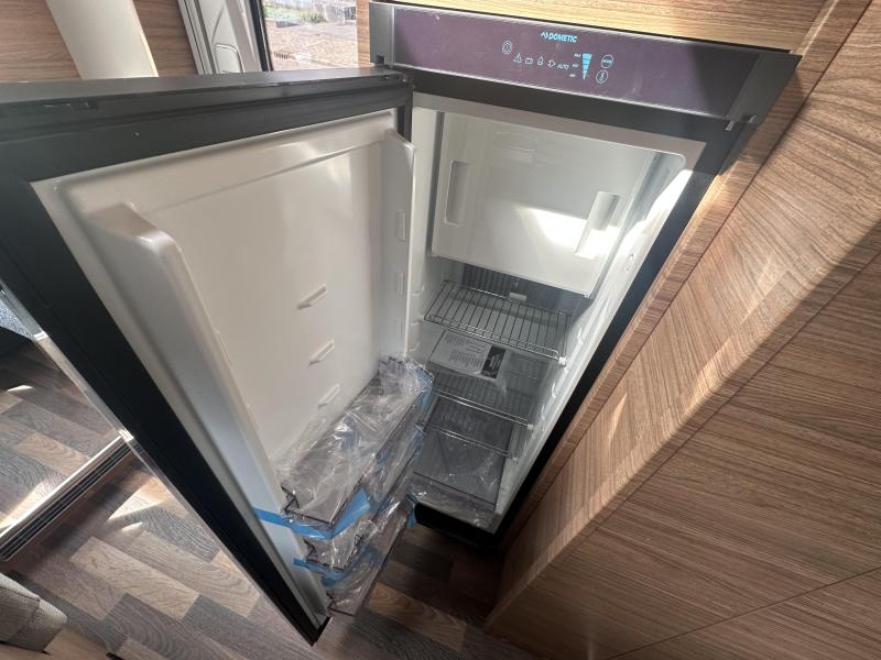 Weinsberg CaraSuite 700 ME Ensuite bad zonder hefbed  foto: 9