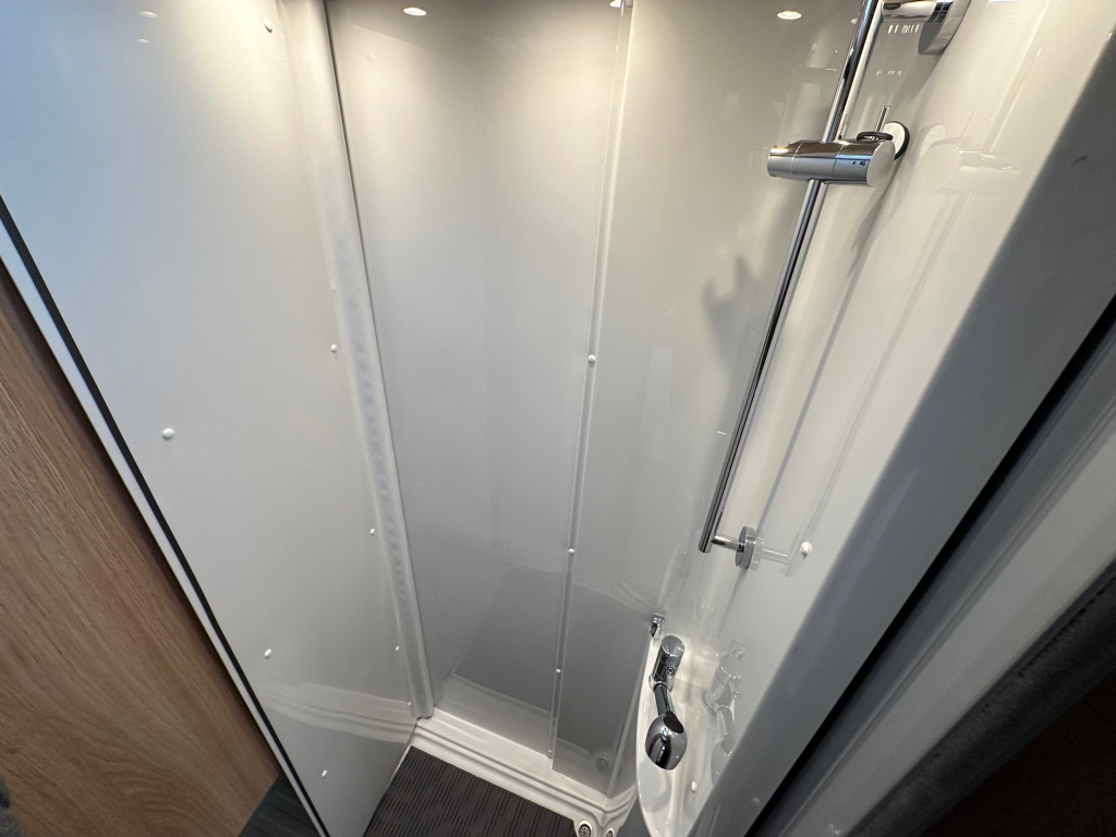 Knaus Sky Wave 650 mf 60 years edition foto: 17