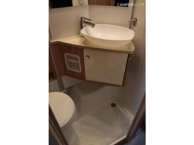 Bürstner Ixeo Time 726 G 165pk | 5e zitplaats | Zonnepanelen | Hefbed | Achteruitrijcamera| Thule lift fietsendrager | Lengtebedden | Bea foto: 18