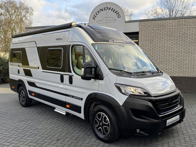 Adria Twin Supreme 640 SGX 160 pk AUTOMAAT 9-Traps Euro6 Fiat Ducato 8 Maxi **Lengtebedden in hoogte verstelbaar/4 zitplaatsen/Luifel/ foto: 3