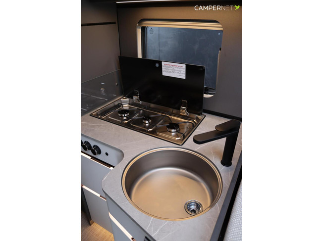 Hymer BMC-T 600 170pk Automaat | Lithium | Dieselverwarming | Lengtebedden | Uitrustingslijn Premium | Omvormer | SLC Chassis | Stoelv foto: 15