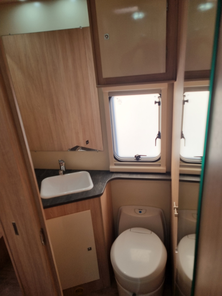 PLA Happy 397 Automatik Queensbett HPC Nivelliersystem 4.4 t Foto: 20