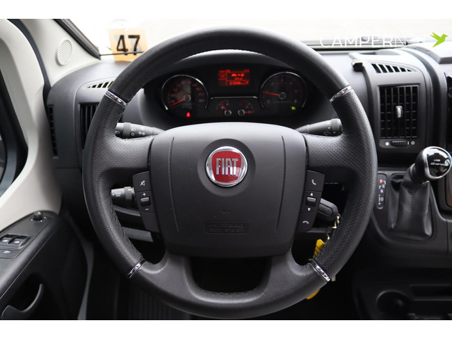 LMC Cruiser V646 140pk Automaat | HEO safe sloten | Thule luifel | Trekhaak | Lengtebedden | Bearlock | Panoramadak | Compact model foto: 21