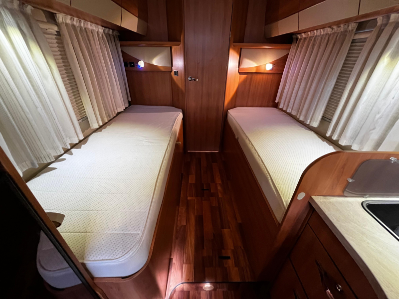 Hymer T 668 CL 3.0L, Lage Lengtebedden  foto: 9