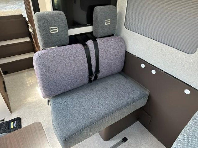 Bürstner Signature SFT 7.0 CAMPER VAN HET JAAR!  foto: 8