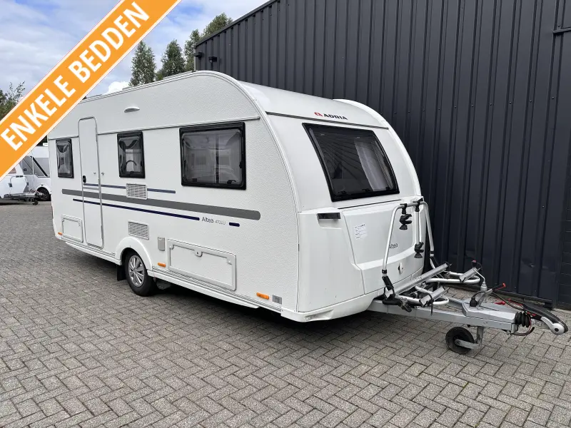 Adria Coral Plus 650 DC en raison de circonstances privées