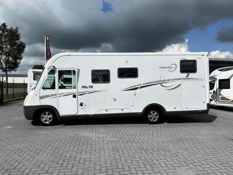 Pilote Explorateur G 741 Dwarsbed/Hefbed/Alde/2012  foto: 22