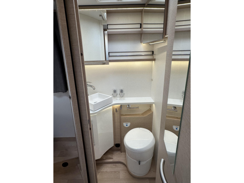 Rapido M 96 4.500 kg, Levelsysteem  foto: 22