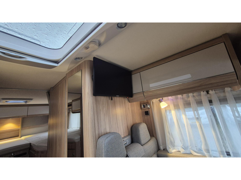 Hymer Exsis-I 588 EX Euro 6 / Lengtebedden  foto: 12