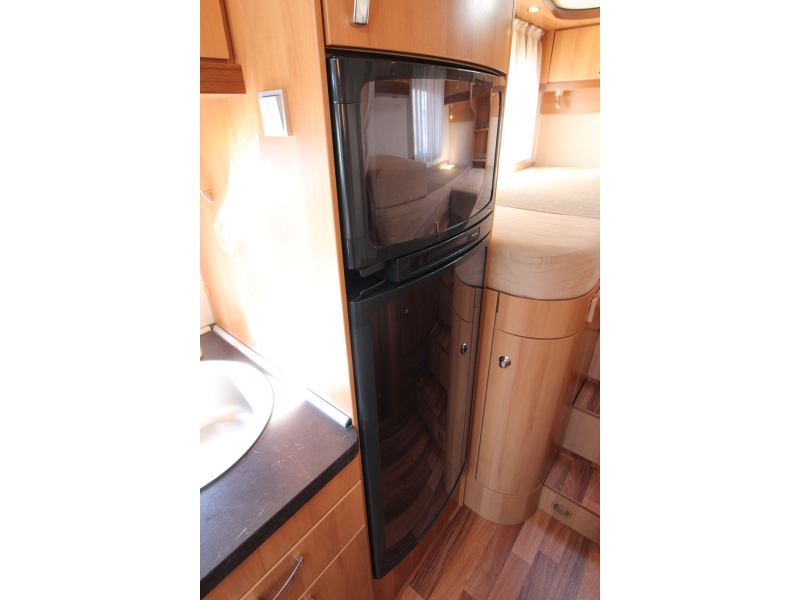 Hymer T 674 Enkele bedden - 2x airco  foto: 21