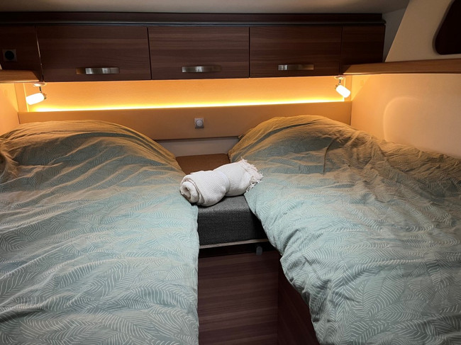 Weinsberg Caracompact R57 Airco Cruise Einzelbetten Solarpanel 64.416km Foto: 20