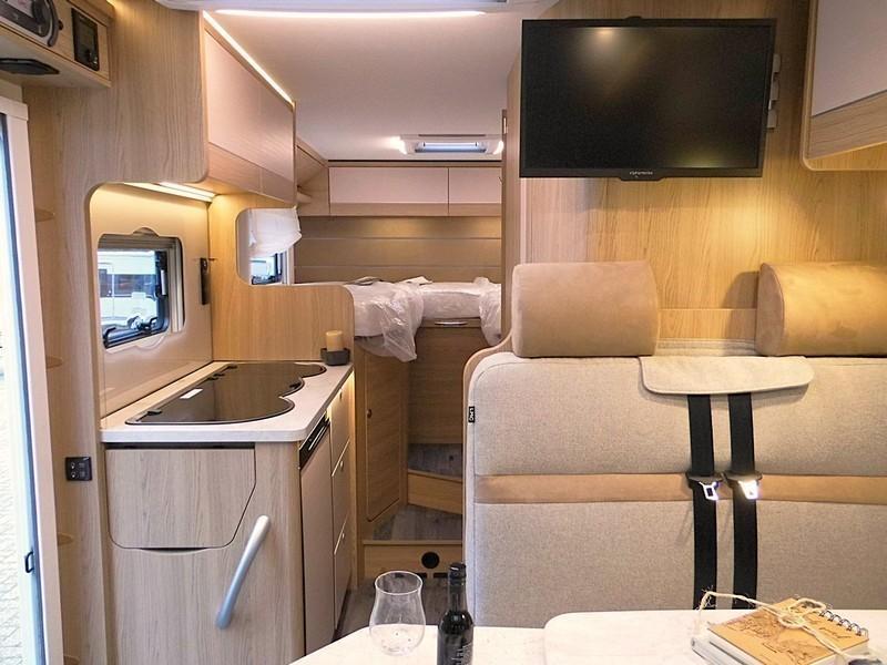LMC Cruiser V 646 G DEMO MET LEVELSYSTEEM !  foto: 8
