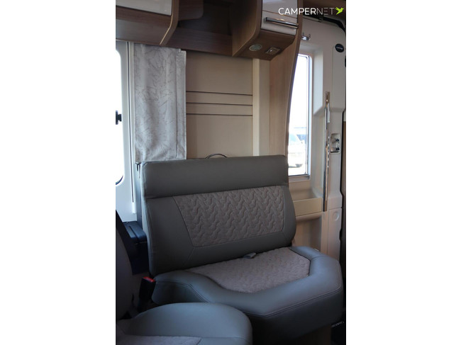 Carthago C-Tourer I 150 QB 170pk Automaat | Zo goed als nieuw | Queensbed | Gescheiden douche | Dubbele bodem | Hefbed | Luxe | LED kopla foto: 10