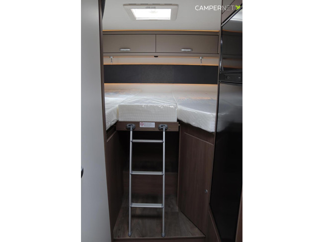 Carado T448 140pk Automaat | Pro + Pakket | Lengtebedden | Luifel | Grote garage | Hefbed | Nieuw uit voorraad leverbaar |Panoramaraam foto: 18