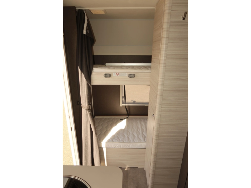 Dethleffs C'Joy 480 QLK ZGAN EN MET VOORTENT  foto: 7