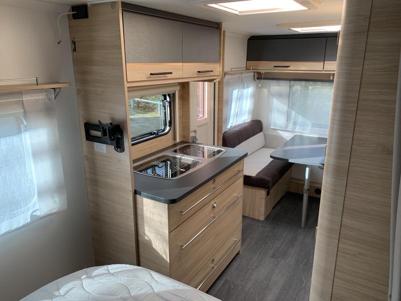 Sterckeman Starlett Graphite 480 CP Thule luifel/LM velgen  foto: 8