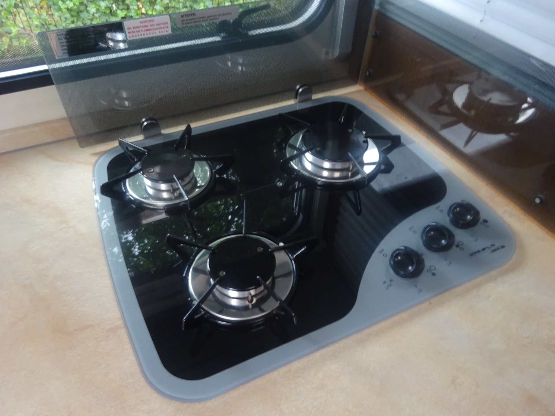 Knaus Azur 460 Frans Bed en Rondzit + Mover foto: 17