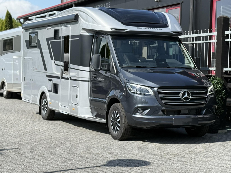 Adria Coral Supreme MB 670 SL Mercedes-Benz  foto: 4