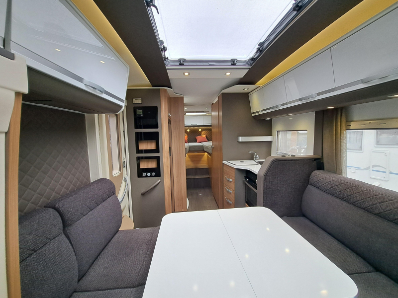 Adria Coral 670 DL Supreme photo: 5