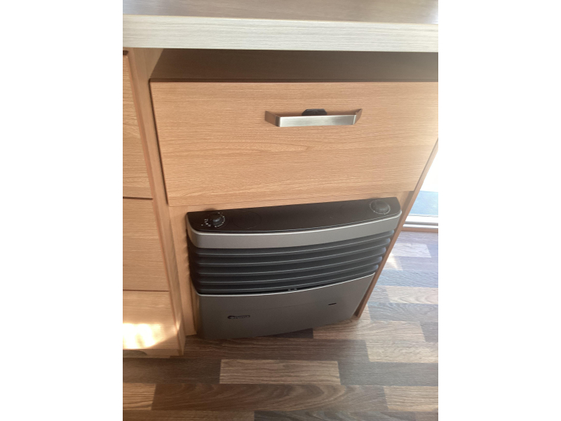 Knaus Sport 420 QD Unico luifel met voorwand  foto: 10