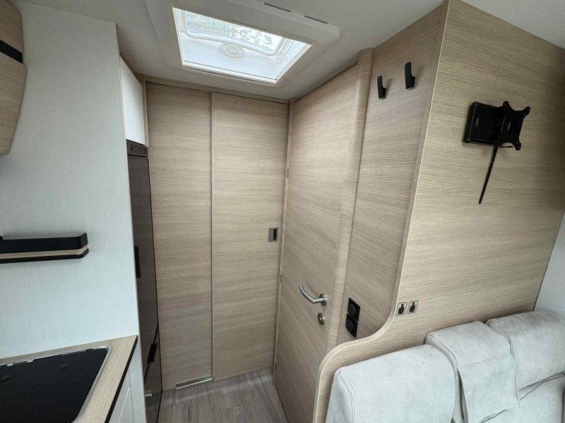 Rapido 850 F Primeur L = 6,99 m  foto: 13