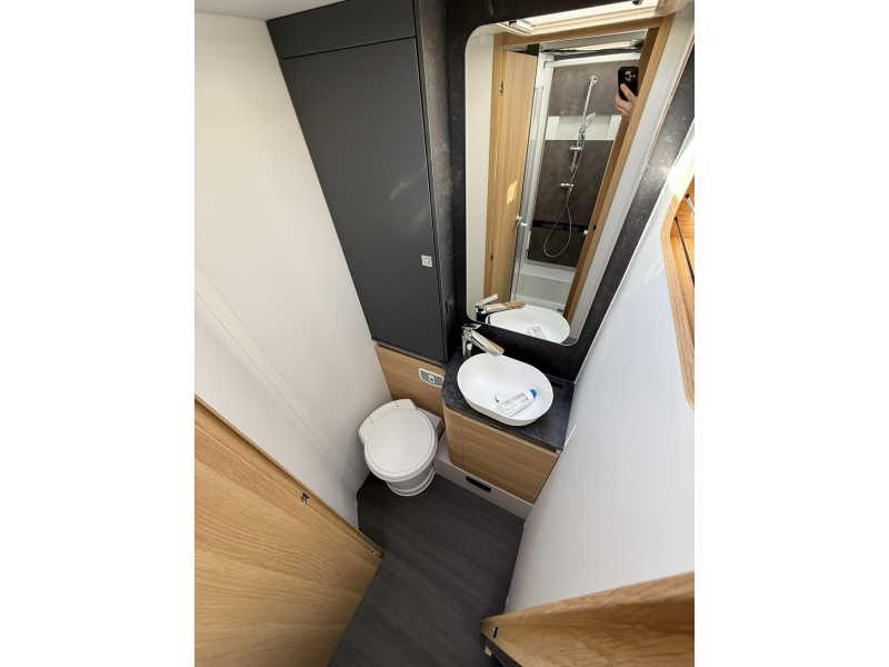 Adria Matrix Plus 670 SL Familiecamper Automaat  foto: 20