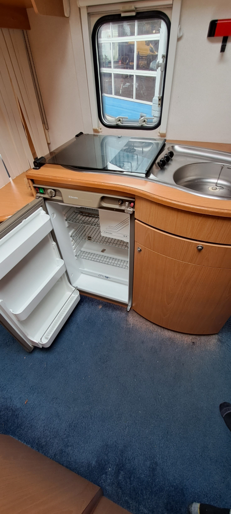 HOME-CAR 496H Caravan, Met voortent en luifel! foto: 15