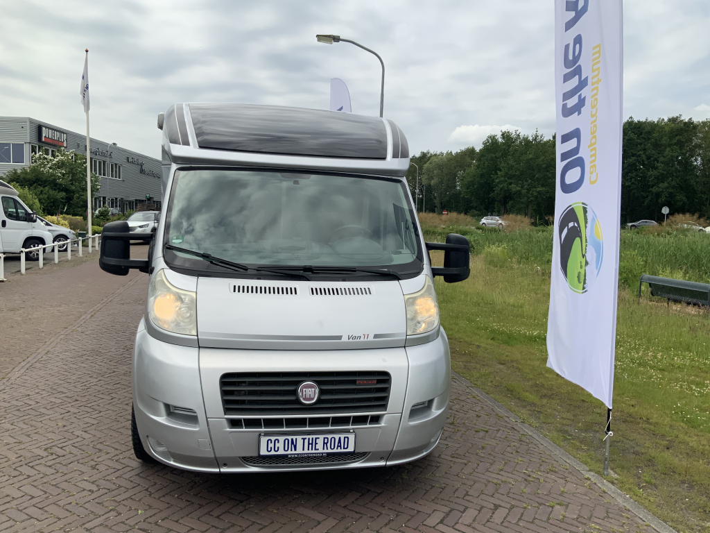 Knaus Van Ti 600 ME – Compleet 3 liter 160 PK Half-integraal, vastbed, halve- treinzit, draaistoelen Camper centrum on the road foto: 7