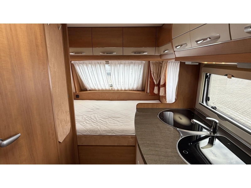 Hobby Excellent 455 UF Querbett Rundsitzgruppe Toilette Foto: 2