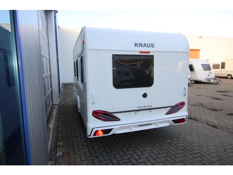 Knaus Sudwind Black Selection 420 QD Dwarsbed & Hoge koelkast!  foto: 3