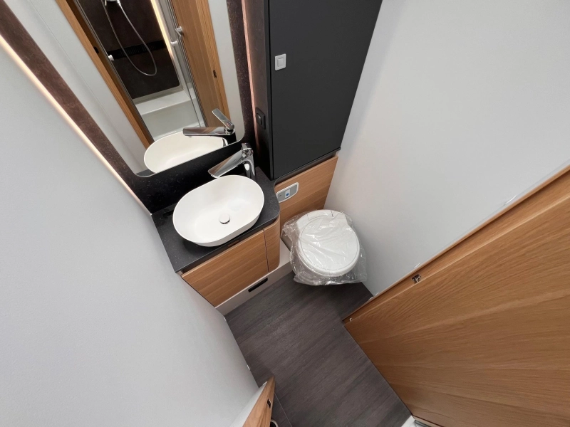 Adria Coral 670 DL 180PS AUT/NAVI/KAMERA Foto: 10