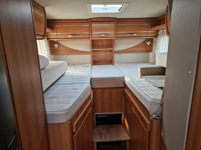 Hymer Exsis-T 588 enkele bedden  foto: 4